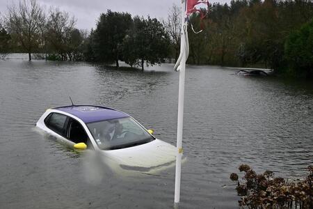 photo Lors de l'épisode d'inondations lundi 27 janvier 2025 dans la région de Rennes. Ici, le parking de l'Hôtel du Golf de Cissé-Blossac est sous les eaux. Vincent Michel / Ouest-France 
