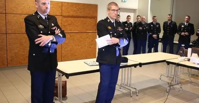 photo  le lieutenant william michon a présenté le bilan de l’année écoulée, accompagné du commandant thomas herviou, à gauche.  &copy;  le maine libre 