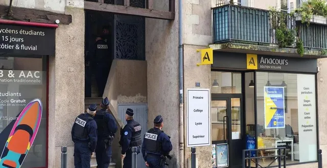 photo  rue baudrière, à angers, une reconstitution a lieu dans le cadre de l’enquête pour un double meurtre commis en 2023 à angers et chailland (mayenne) ce mardi matin 28 janvier 2025.  &copy;  ouest-france 