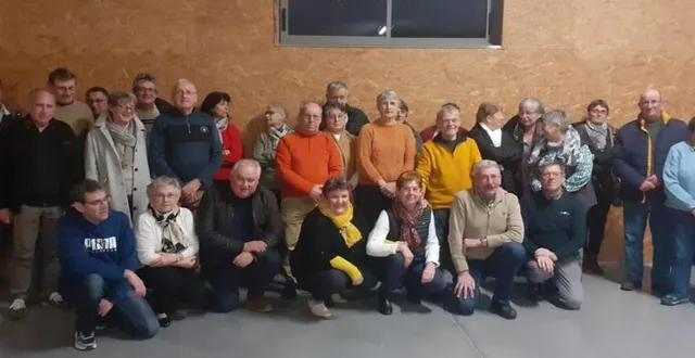 photo  lors de l’assemblée générale du comité des fêtes.  &copy;  le maine libre 