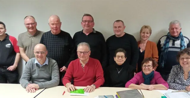 photo  le nouveau bureau et les élus municipaux.  &copy;  ouest-france 