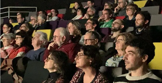 photo  près de 90 personnes ont assisté au lancement du festival des 24 courts.  &copy;  le maine libre 