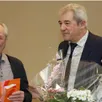 photo patrick busson (à gauche) a été mis à l’honneur par dominique amiard, maire (au centre), lors des vœux aux administrés.