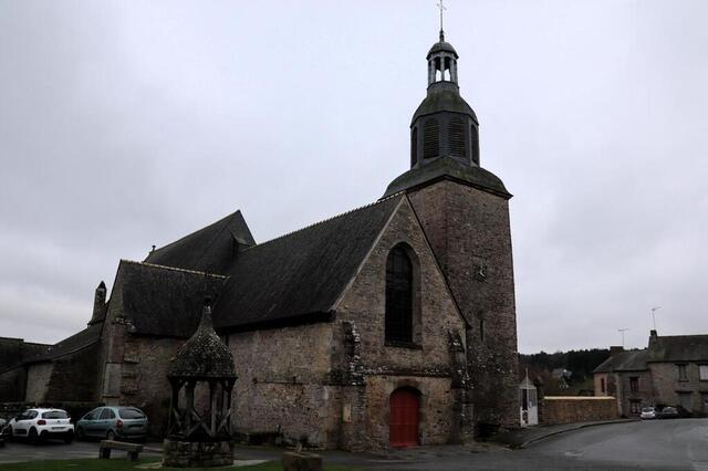 photo la collégiale de champeaux et son cloître se trouvent en face de la salle de l’escape game.  ©  ouest-france