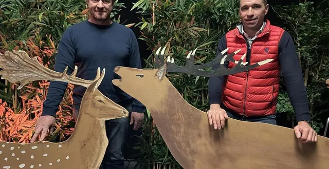 photo  sylvain lemasson, le président de l’association les copains du salon cpnt, et emmanuel olivier, son fondateur.  &copy;  ouest-france 