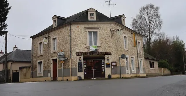 photo  le bâtiment accueillant le restaurant « le chemin de fer » à chantenay-villedieu reste en vente mais le fonds de commerce lui n’est plus à vendre.  &copy;  ouest-france 