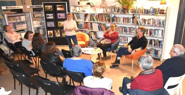 photo  sylvette meunier a récité la fable « les deux coqs » avec une grande expressivité. elle a conté l’histoire de pâris qui a ramené hélène à troie, provoquant une longue guerre.  &copy;  ouest-france 