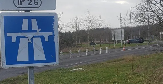 photo  l’entrée 26 de l’autoroute 28, où les bâtiments logistiques devraient être implantés.  &copy;  ouest-france 