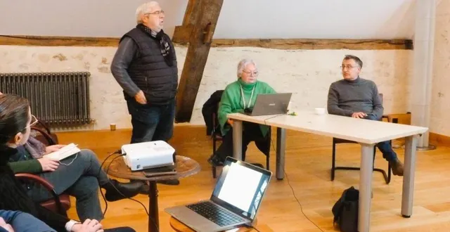 photo  de gauche à droite, michel calvet trésorier, sophie meulemans secrétaire et philippe herbelin, président par intérim de l’association mons mirabilis.  &copy;  ouest-france 