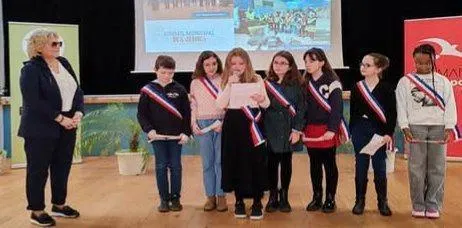 photo  le conseil municipal jeune a annoncé ses quatre projets pour 2025.  &copy;  ouest-france 