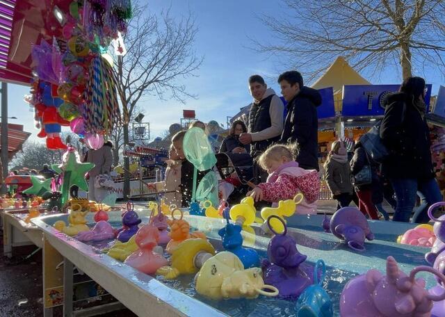 photo la fête de la chandeleur et ses manèges reviendront au pied des remparts, dès samedi.  ©  archives ouest-france