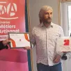photo antony stephan reçoit le titre du maître artisan d’art.