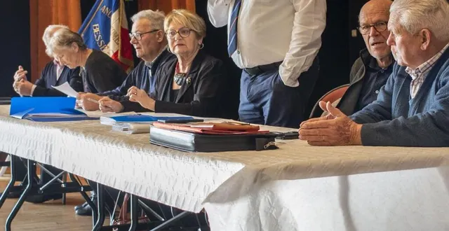 photo  fabrice schneckenburger le président a animé l’assemblée générale de l’unc.  &copy;  le maine libre 