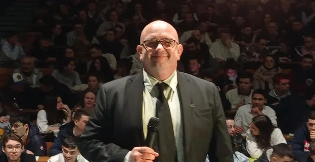 photo  laurent cuquel, directeur général de l’établissement a lancé une soirée de remise de diplômes devant un amphi bondé, avant les portes ouvertes.  &copy;  ouest-france 