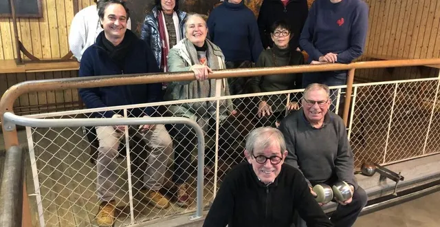 photo  baugé-en-anjou, le 28 janvier 2025. une dizaine de correspondants et de journalistes du courrier de l’ouest se sont retrouvés au progrès pour la galette des rois.  &copy;  co – christophe ricci 