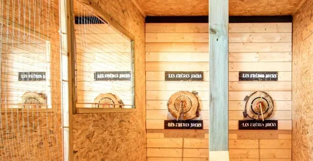 photo  les frères jack, un bar à lancer de haches, débarque à angers (maine-et-loire) le 8 février 2025.  &copy;  grégoire tron 