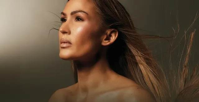 photo  vitaa sera sur la scène d’antarès, le 7 février prochain pour entre autres défendre son dernier album « charlotte ».  &copy;  fifou 