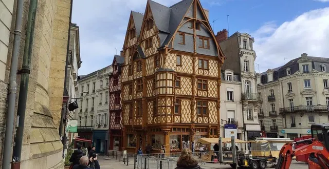 photo  après deux ans de travaux, la maison d’adam attire de nouveaux les curieux à angers.  &copy;  ouest-france 