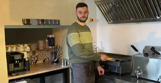 photo  jordan est impatient de démarrer son activité dans la cuisine de son restaurant.  &copy;  le maine libre 