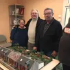 photo  depuis fin janvier, on peut découvrir, à l’espace accueil de la mairie, la maquette au 1/25e d’une cité ouvrière sainte-jammoise, du siècle dernier. l’exposition a été déposée par la présidente de l’association des forgerons d’antoigné, laurence beaury, accompagnée par thierry champion, concepteur de la maquette, qui a exigé 300 heures de travail. l’inauguration s’est tenue en présence du maire, jean-luc suhard, et son adjoint, patrick basynski. 