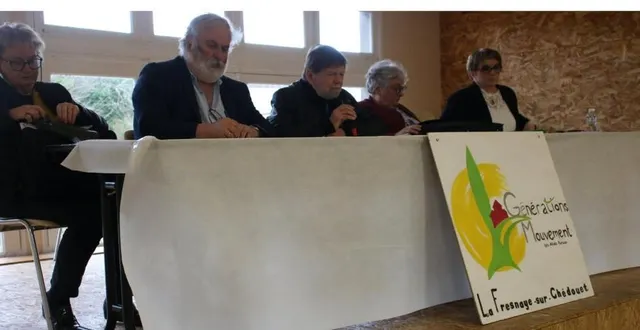 photo  daniel besnard (3e à droite), accompagné des membres du bureau, et d’andré trottet (2e à gauche).  &copy;  ouest-france 