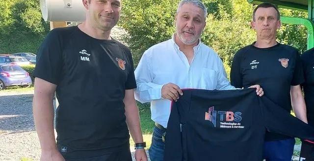 photo  josé de sousa goncalvez,  (au centre) garde sa confiance à mickaël maillet (à gauche) et à thierry duval (coach) pour poursuivre le destin du club.archives  &copy;  ouest-france 