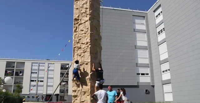 photo  nicolas laudière a décidé de ne plus appliquer l’abattement de 30 % qui concerne les logements sociaux de sablé-sur-sarthe pour dénoncer le manque d’implication du bailleur social sarthe habitat, dans la vie des quartiers prioritaires comme ici à montreux.  &copy;  ouest-france 