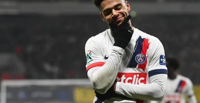 photo  désiré doué a ouvert le score pour le psg sur la pelouse du mans.  &copy;  franck dubray / ouest france 