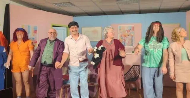 photo  les comédiens de la troupe de théâtre noyennaise, les tréteaux de la bluterie.  &copy;  le maine libre 