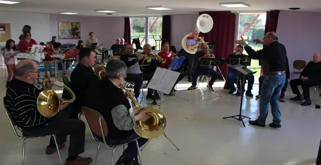 photo  la batterie fanfare de requeil-château l’hermitage cherche à progresser en qualité et en nombre de musiciens.  &copy;  le maine libre 