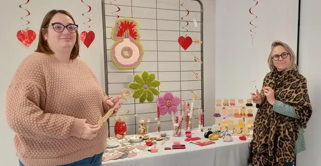 photo  à gauche, shauna fournier, de flash and créa et à droite, sandrine capoulade, de la clef de sandrine.    &copy;  le maine libre. 