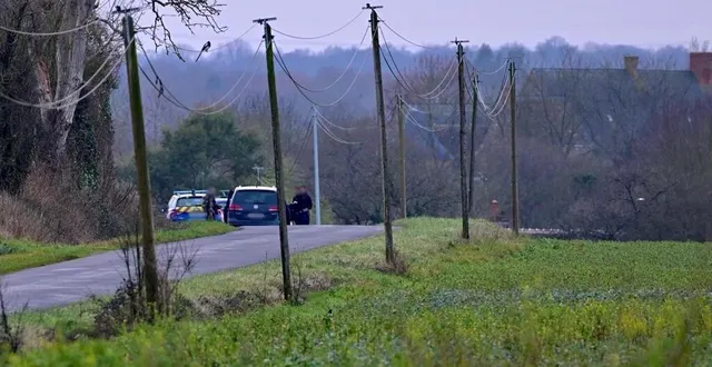 photo  le village a été entièrement bouclé par les forces de l’ordre.  &copy;  le maine libre - yvon loué 