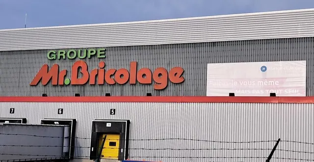 photo  le groupe mr bricolage double son entrepôt de voivres.  &copy;  ouest-france 