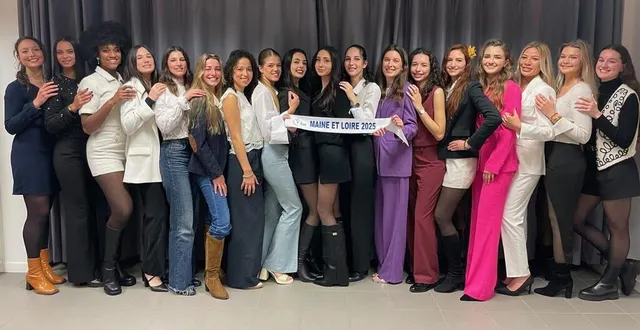 photo  les candidates qui participent à l’élection de miss maine-et-loire.  &copy;  agence 53x11 