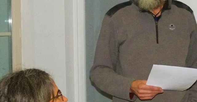 photo  francis coutant, coprésident, rappelle aux adhérents la genèse de l’épicerie solidaire et les défis qui l’attendent.  &copy;  ouest-france 