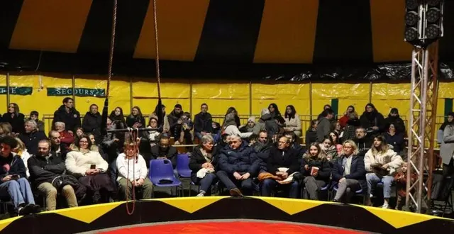 photo  parents, grands-parents trépignaient tous d’impatience avant de voir les acrobates, jongleurs, équilibristes trapézistes en herbe.  &copy;  le maine libre 