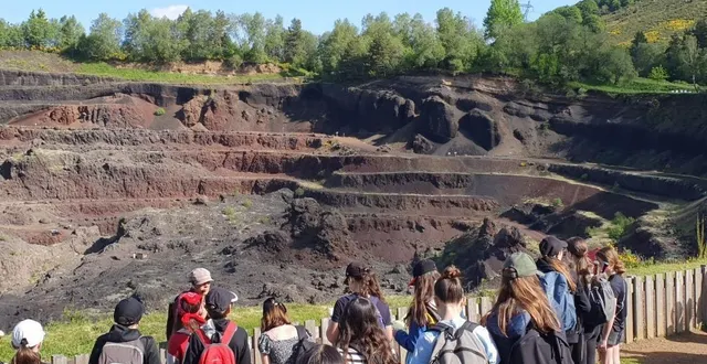 photo  grâce au pass culture, les élèves allonnais ont pu découvrir les volcans d’auvergne et l’assemblée nationale.  &copy;  photo collège kennedy 