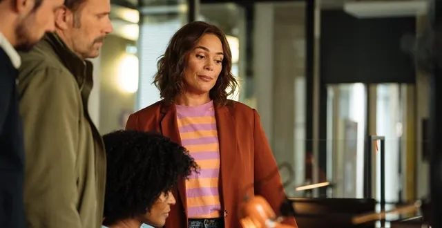 photo  lola dewaere est « mademoiselle holmes ».  &copy;  © melanie bodolec / marysol / t 