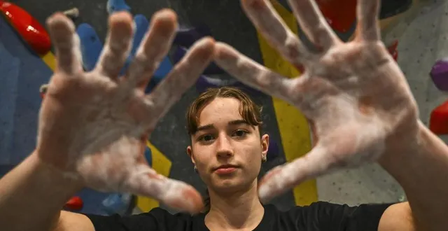 photo  margot fourreau, 17 ans, est la meilleure grimpeuse du département après seulement deux ans et demi de pratique.  &copy;  le maine libre - denis lambert 