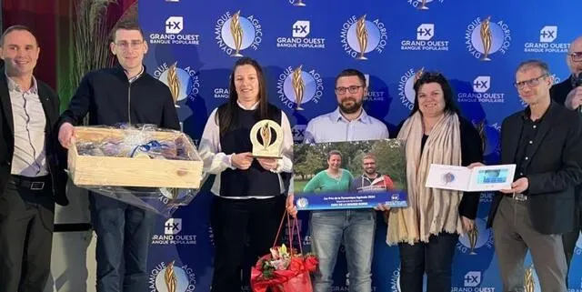 photo  le premier prix a été attribué au gaec de la grande borde à théligny, et le second prix revient à miel jolivet lemoine de jupilles.  &copy;  le maine libre 