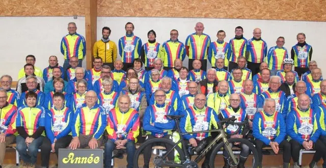photo  les membres de l’association du cyclo-club.  &copy;  le maine libre 