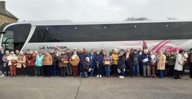photo  les membres de générations mouvement en partance pour rennes..  &copy;  ouest-france 