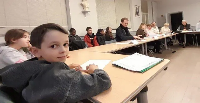 photo  le conseil municipal jeune est invité.  &copy;  le maine libre 