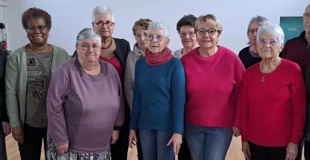 photo  évelyne lefaux, au centre, va tenter de trouver une solution avec les membres du bureau en place, le 19 février prochain.   &copy;  le maine libre 