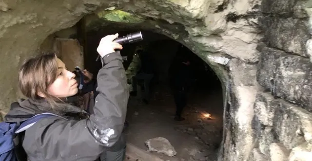 photo  équipés de vêtements chauds et imperméables, mais aussi de lampes, les bénévoles ont examiné les différentes anfractuosités de caves, anciennes champignonnières, troglodytes… dans lesquelles pouvaient se nicher les chauves-souris en hibernation.  &copy;  ouest-france 