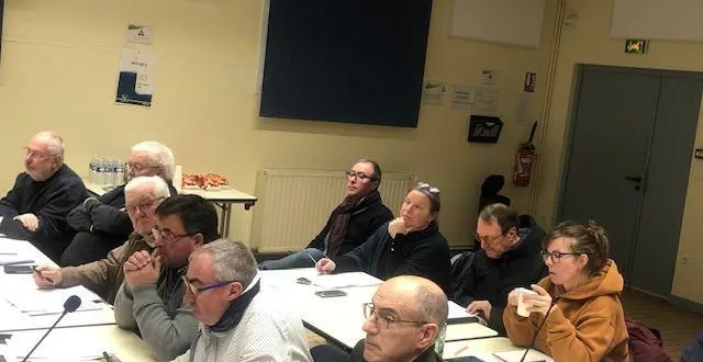 photo  lors du conseil communautaire, des maires toujours présents, attentifs et participatifs.  &copy;  ouest-france 