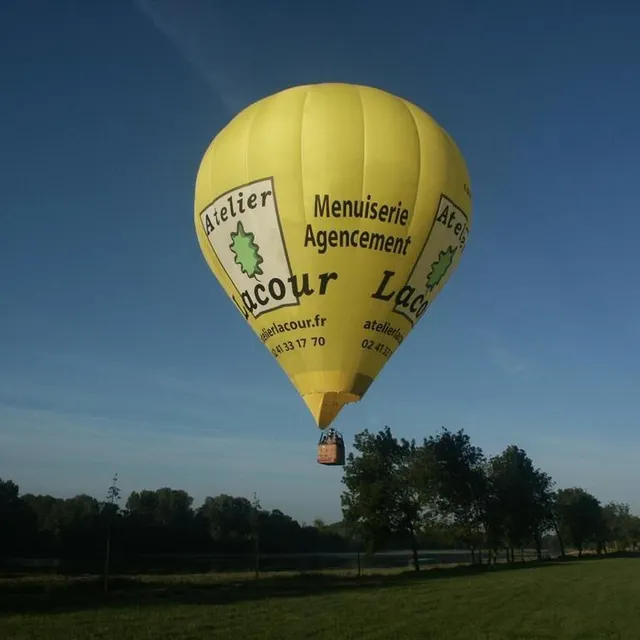 À Trélazé, Alain Lacour propose avec Aérobulle des escapades dans les airs. Aérobulle photo à trélazé, alain lacour propose avec aérobulle des escapades dans les airs. © aérobulle