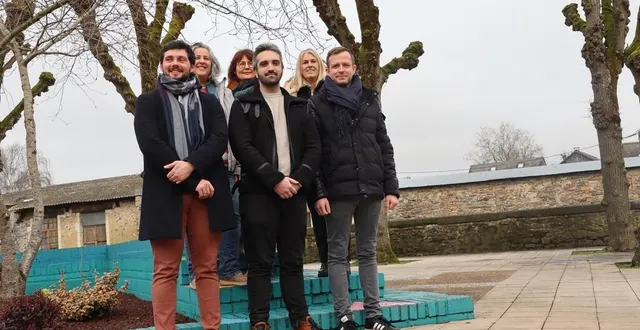 photo  le nouveau bureau de l’association des commerçants de sablé-sur-sarthe avec thibaud méteyer, guillemette burel, vincent lorre et arnaud gandon, soutenu par marie-jo mongazon et marie-laure ferreira.  &copy;  ouest-france 