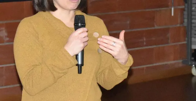 photo  eve foucher, kinésithérapeute présente le dispositif equilibr’âge.  &copy;  le maine libre 