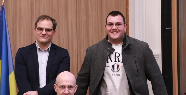 photo  deux nouveaux agents ont été présentés aux élus : philippe peltier (à g.) est chargé de mission territoires d’industrie pour terres d’argentan et la cdc vam. et quentin leduc est chargé de maîtrise de l’énergie pour les bâtiments des communes et de la cdc.  &copy;  ouest-france 